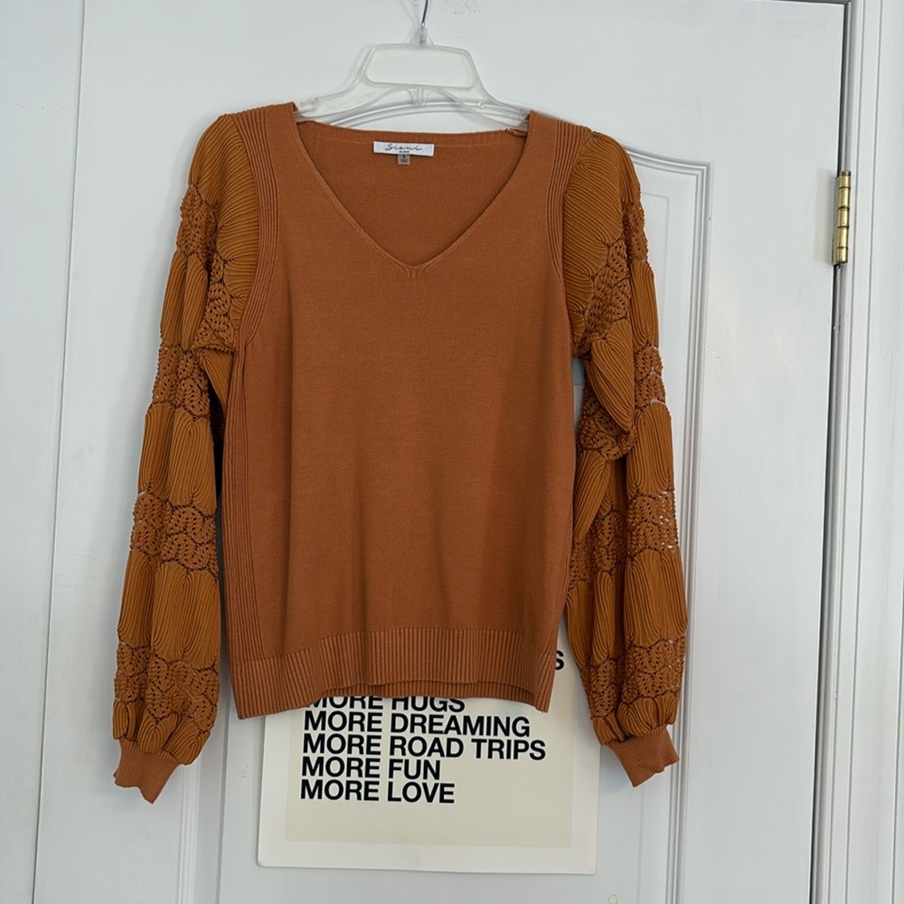 Sioni Milano Long Sleeve Golden Colored Sweater with Fancy Sleeves Size S